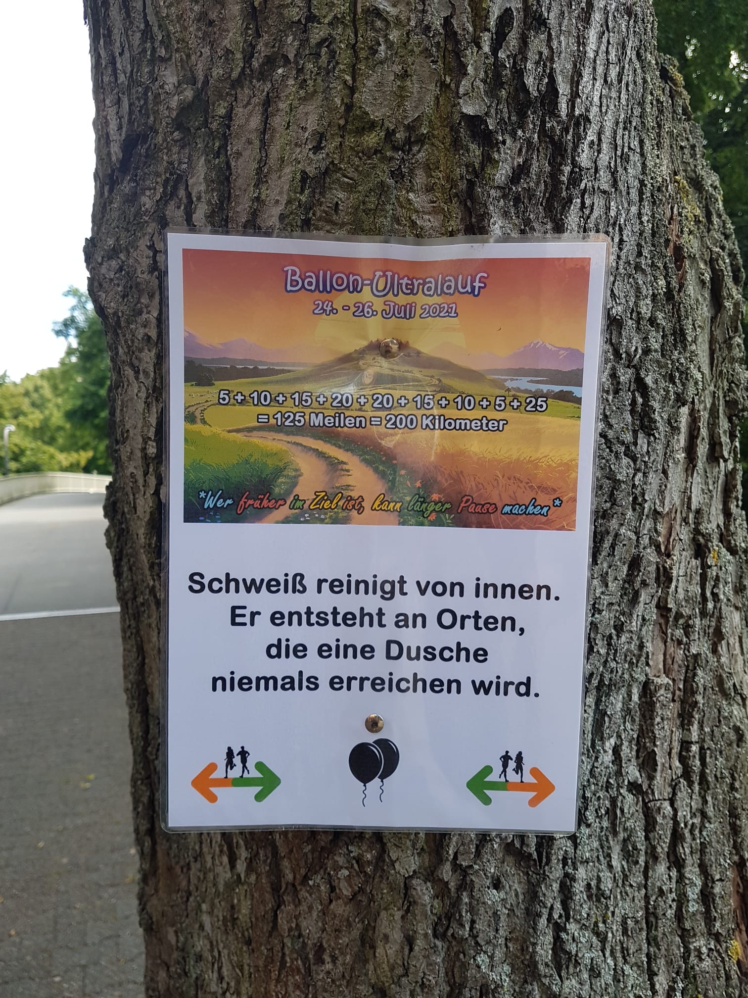 Veranstaltungsschild des Ballon-Ultralaufs über 125 Meilen bzw. 200 Kilometer